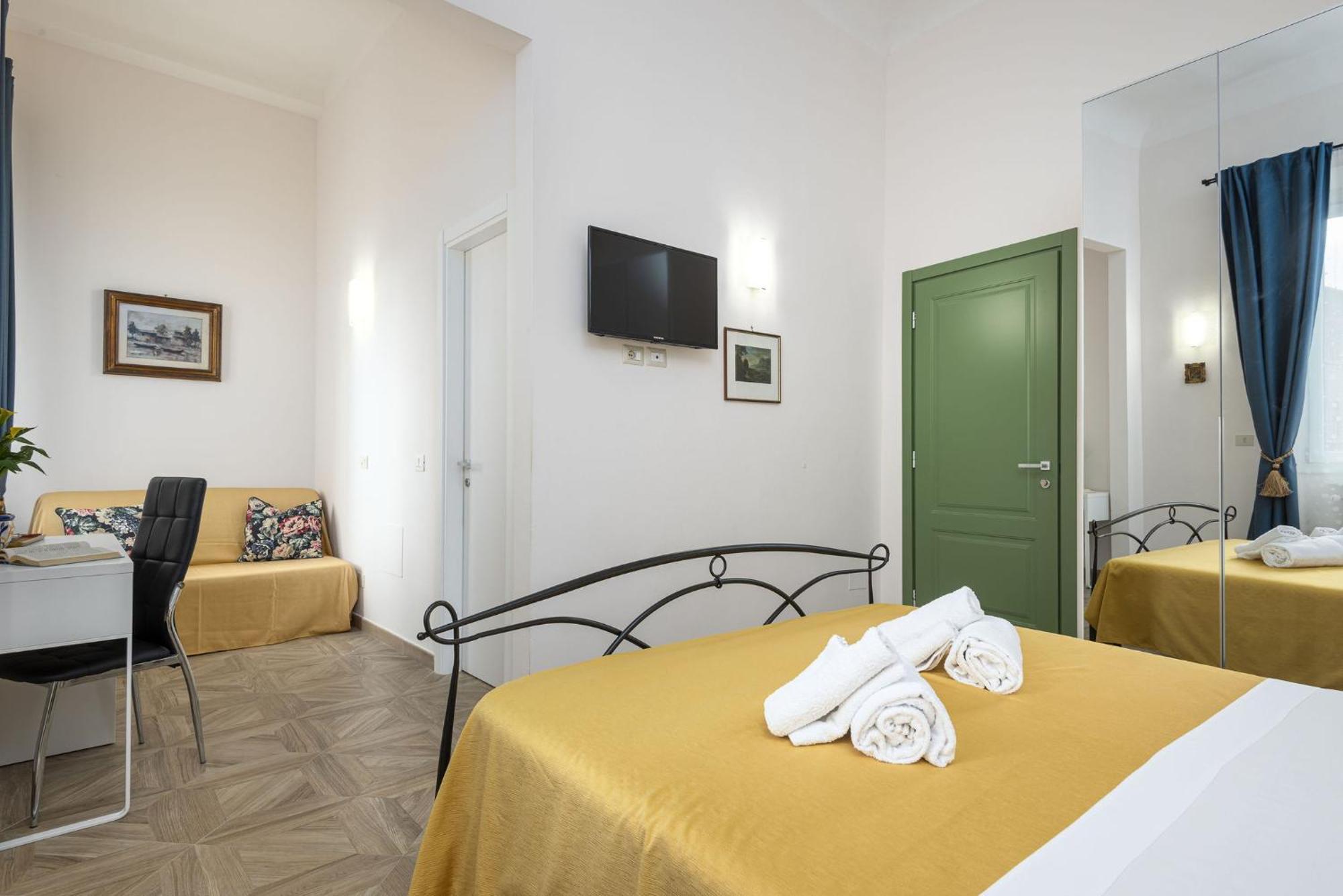 Cadorna Rooms In Firenze Bagian luar foto