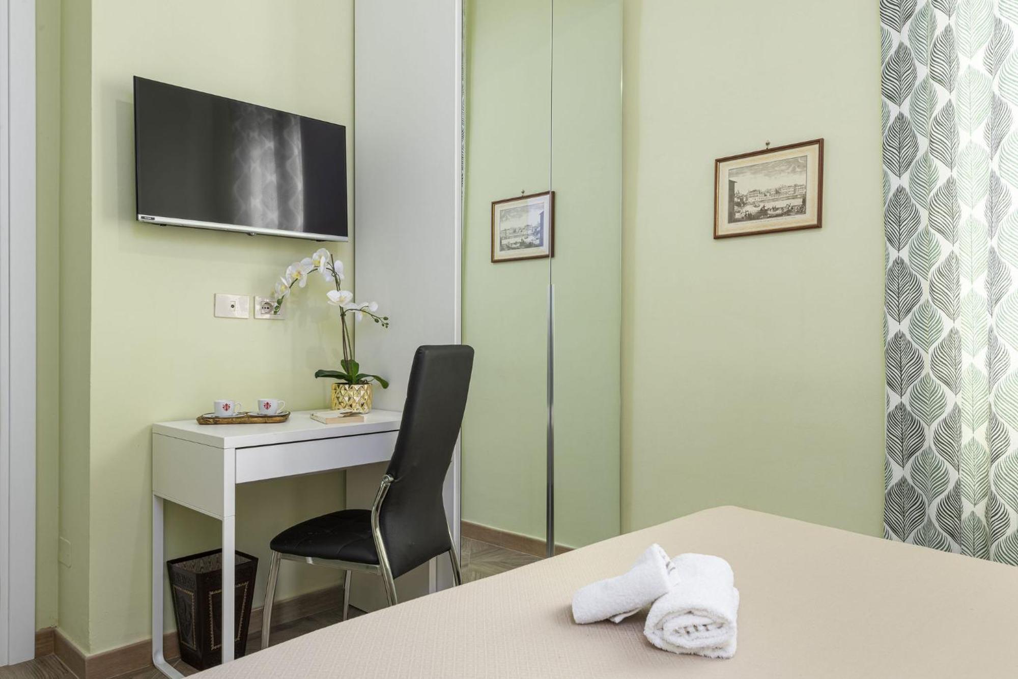 Cadorna Rooms In Firenze Bagian luar foto