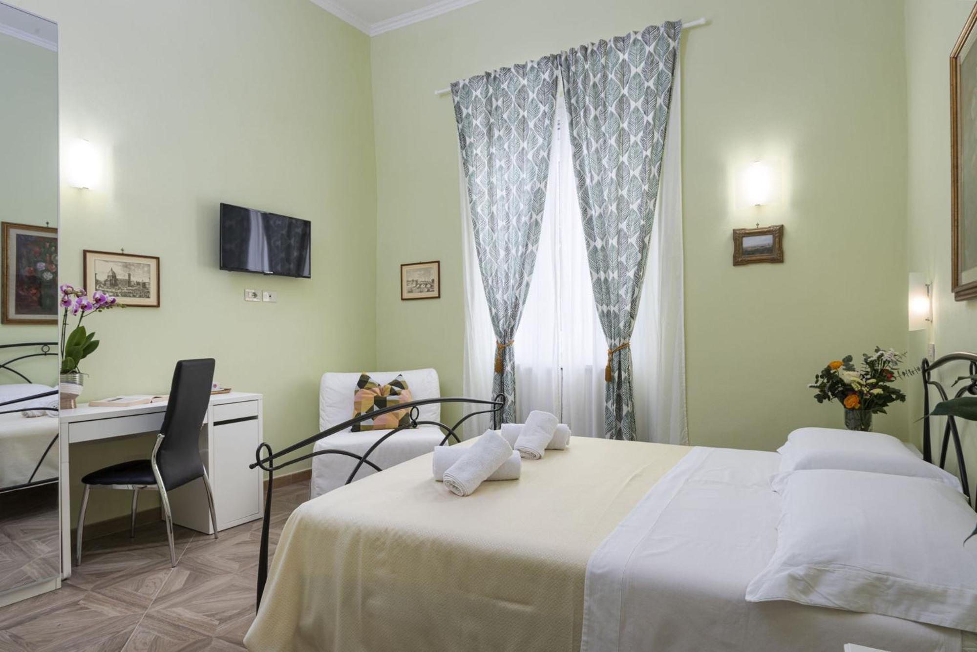 Cadorna Rooms In Firenze Bagian luar foto