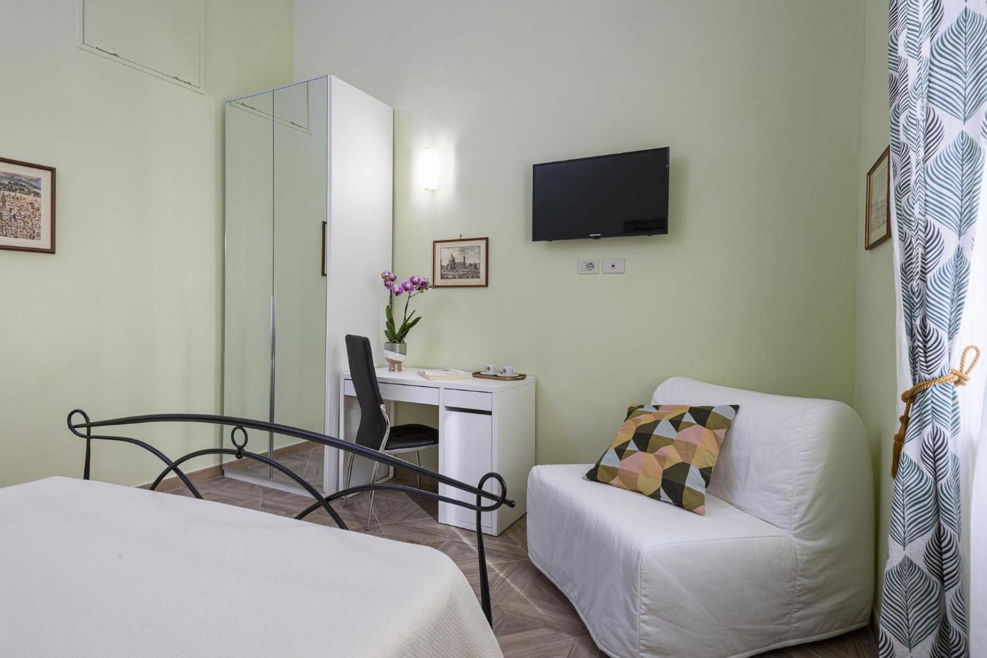 Cadorna Rooms In Firenze Bagian luar foto
